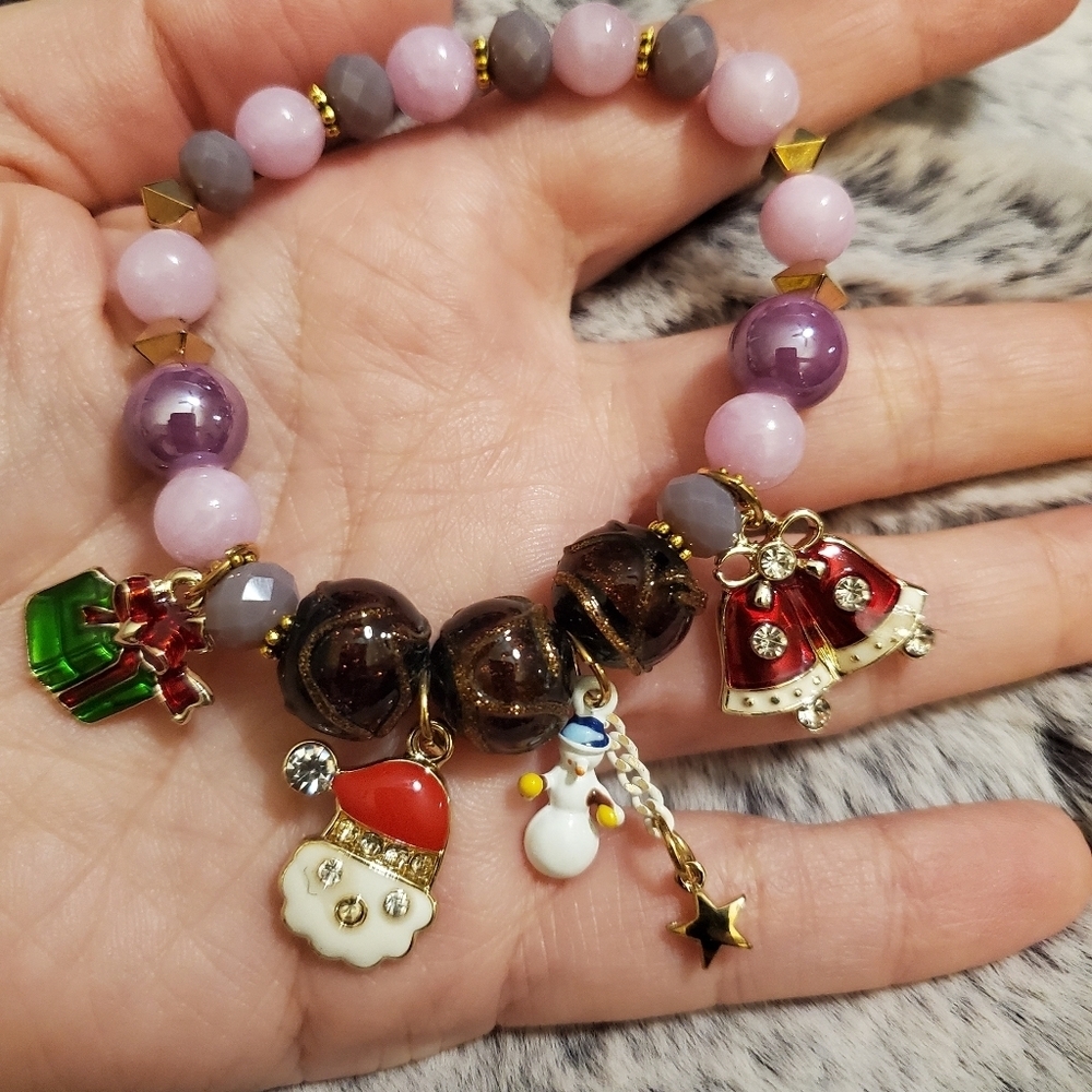 New Hand Made Christmas Charm🎄 Bracelet